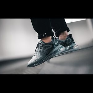 Nike Air Max 720 (Women’s)